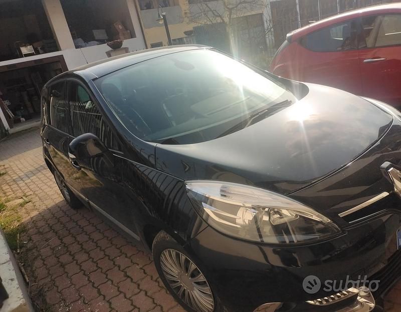 Usata Renault Scénic III 110 CV (80 kW) 2011 Nero Monovolume