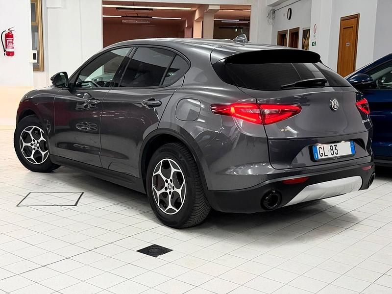 Usata Alfa Romeo Stelvio Business 160 CV (117 kW) 2022 Grigio SUV