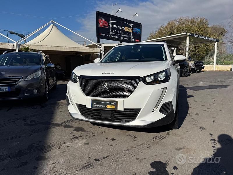 Usata Peugeot 2008 GT 130 CV (95 kW) 2020 Bianco SUV