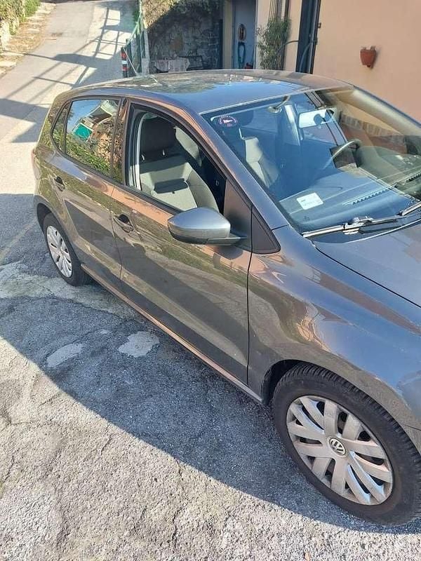 Usata VW Polo Comfortline 75 CV (55 kW) 2013 Grigio Utilitaria