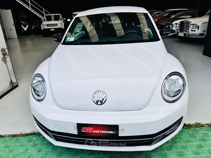 Usata VW Beetle Design 105 CV (77 kW) 2012 Bianco Utilitaria
