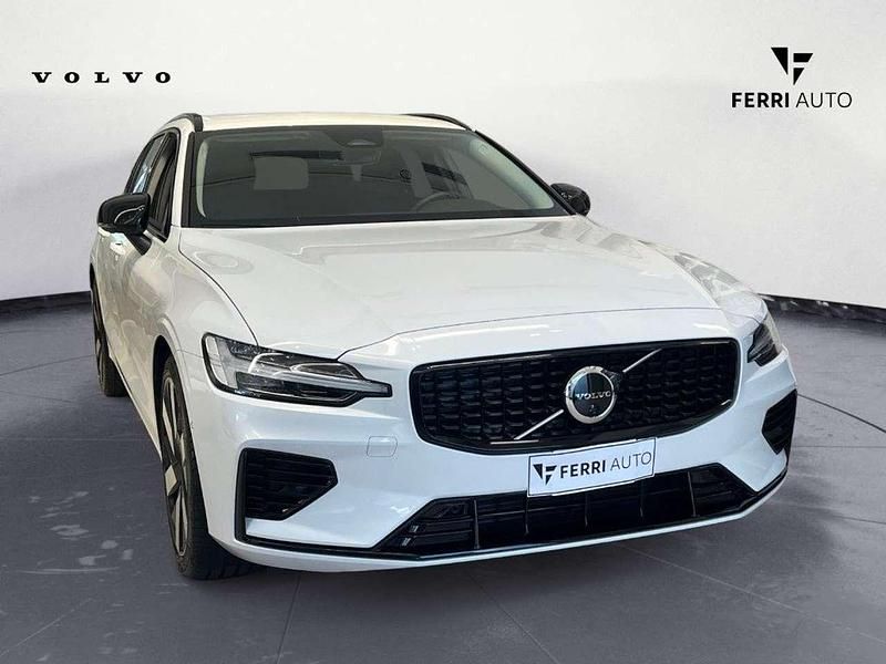 Nuova Volvo V60 Plus 253 CV (186 kW) 2025 Bianco Station wagon