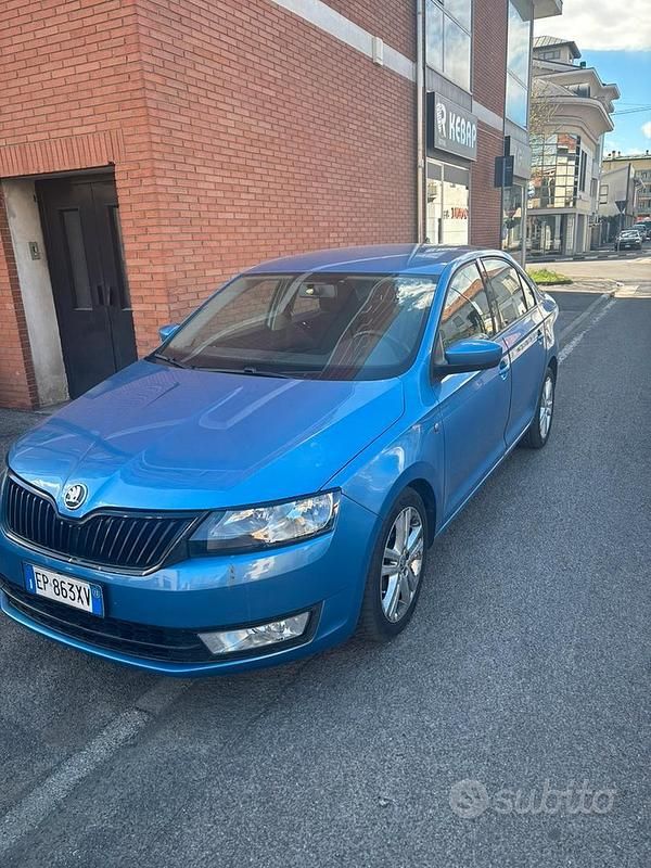 Usata Skoda Rapid 75 CV (55 kW) 2013 Blu Utilitaria