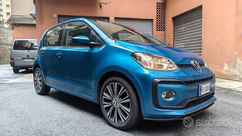 Usata VW up! high up! 90 CV (66 kW) 2017 Blu Utilitaria
