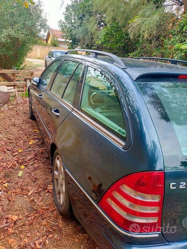 Usata Mercedes C220 150 CV (110 kW) 2007 Blu Station wagon