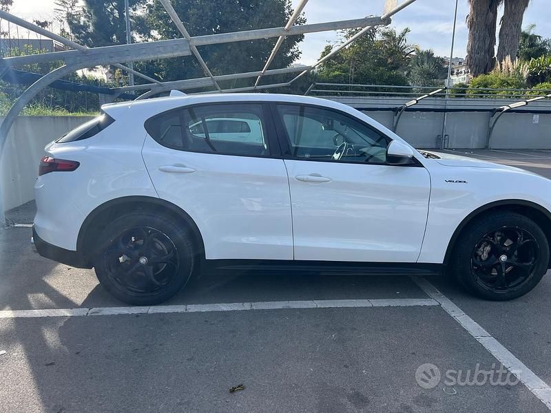 Usata Alfa Romeo Stelvio Executive 210 CV (154 kW) 2017 Bianco SUV