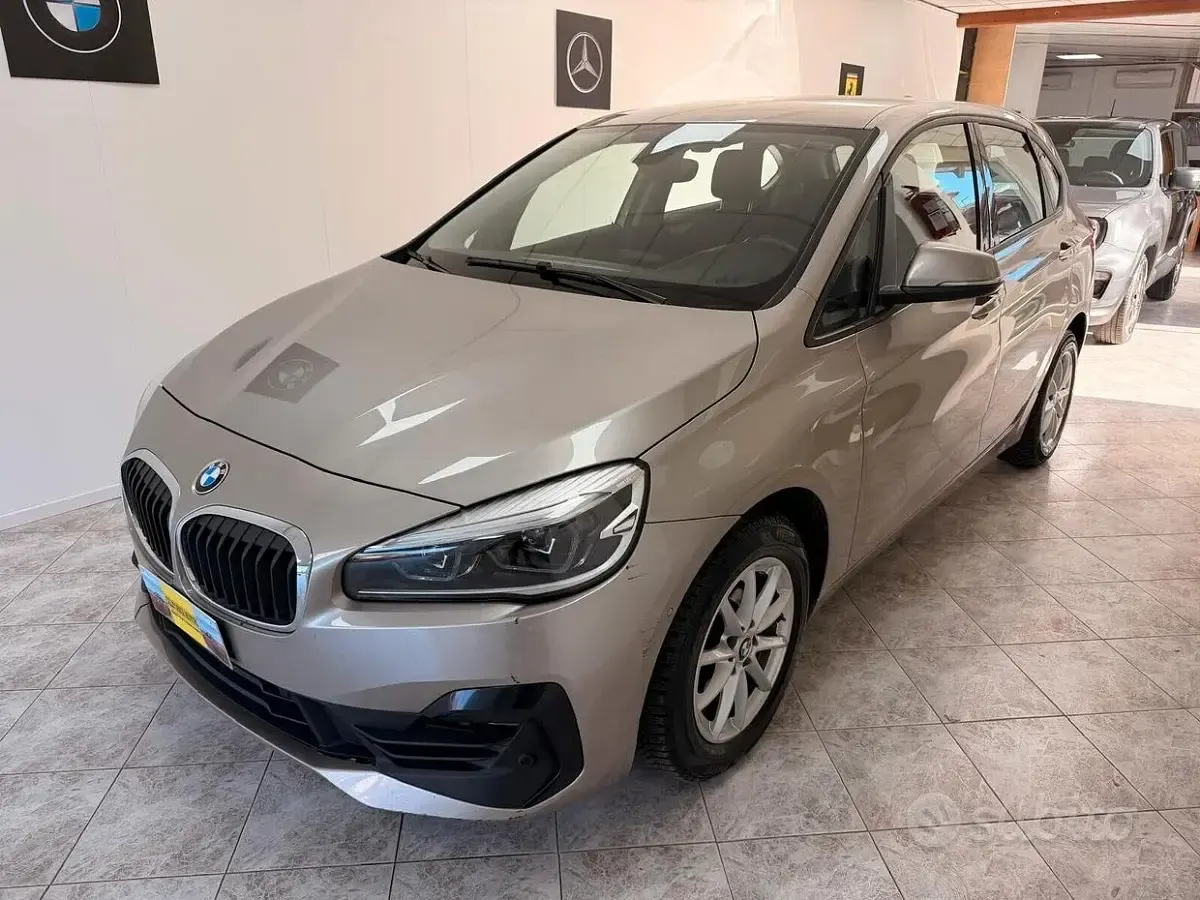 Usata BMW 216 Active Tourer Sport Line 116 CV (85 kW) 2021 Grigio Monovolume