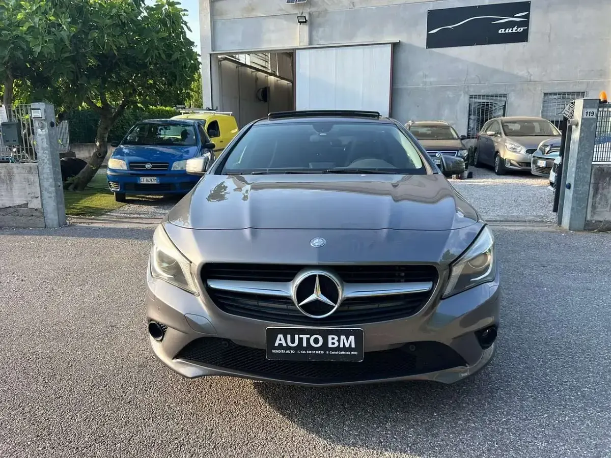 Usata Mercedes CLA220 Premium 170 CV (125 kW) 2014 Grigio Berlina