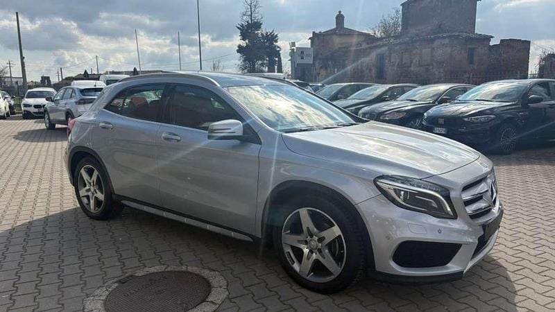 Usata Mercedes GLA200 Premium 136 CV (100 kW) 2015 Bianco SUV