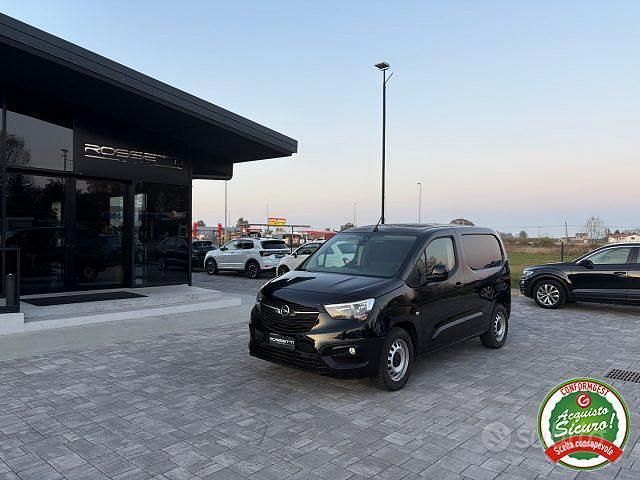 Usata Opel Combo 75 CV (55 kW) 2019 Nero Monovolume
