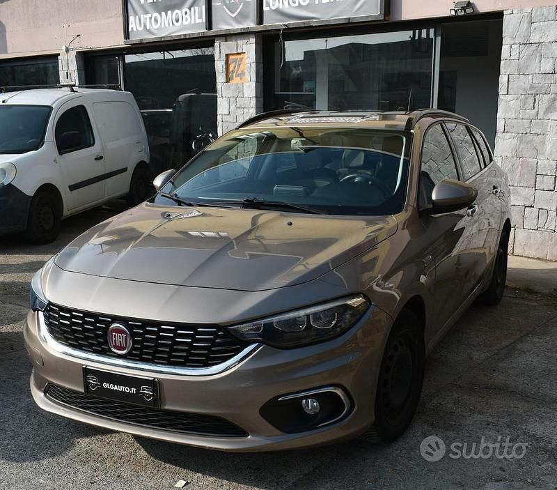 Usata Fiat Tipo Lounge 120 CV (88 kW) 2017 Marrone Station wagon