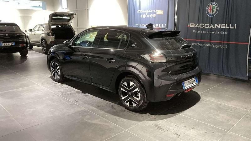 Usata Peugeot e-208 Allure 100 kW (136 CV) 2025 Nero Utilitaria