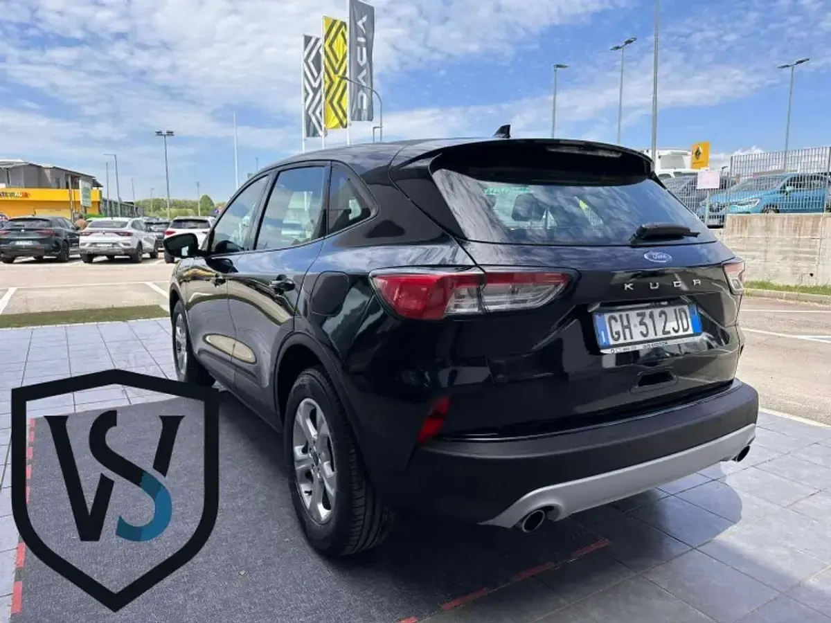 Usata Ford Kuga 120 CV (88 kW) 2021 Nero SUV
