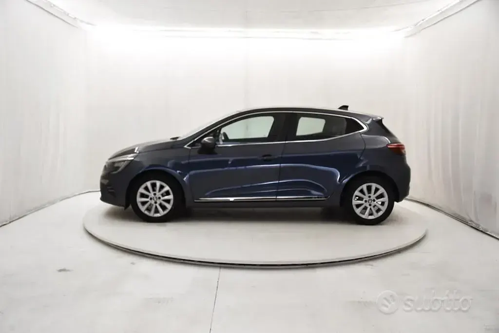 Usata Renault Clio V Intens 101 CV (74 kW) 2022 Grigio Berlina