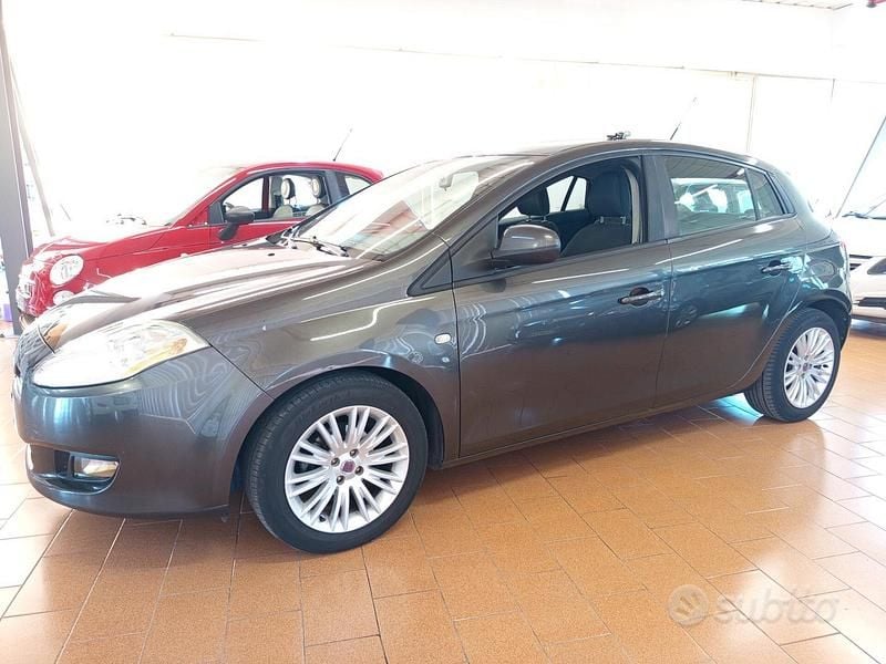 Usata Fiat Bravo Emotion 89 CV (65 kW) 2010 Marrone Utilitaria