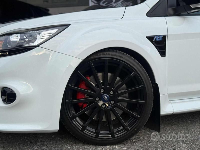 Usata Ford Focus RS 305 CV (224 kW) 2010 Bianco Utilitaria
