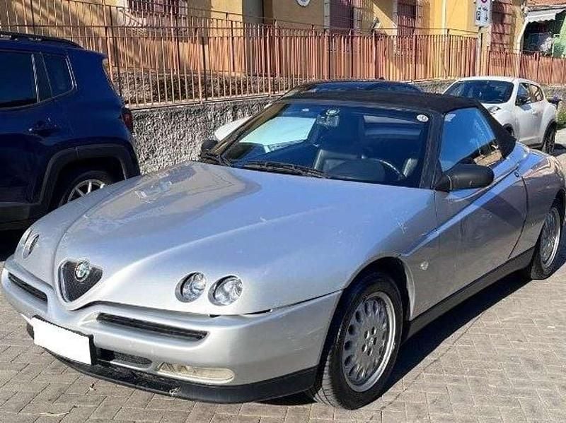 Grigio Usata 1997 Alfa Romeo Spider Lusso Cabrio | 8500 € (Super prezzo) - Immagine 1/4