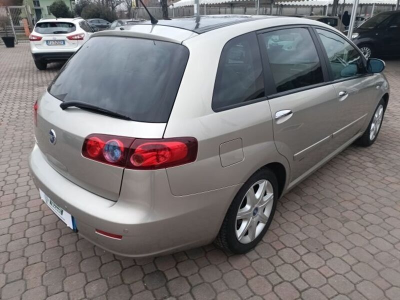Usato 2006 Fiat Croma 2.2 Benzin 147 CV (5.500 €)