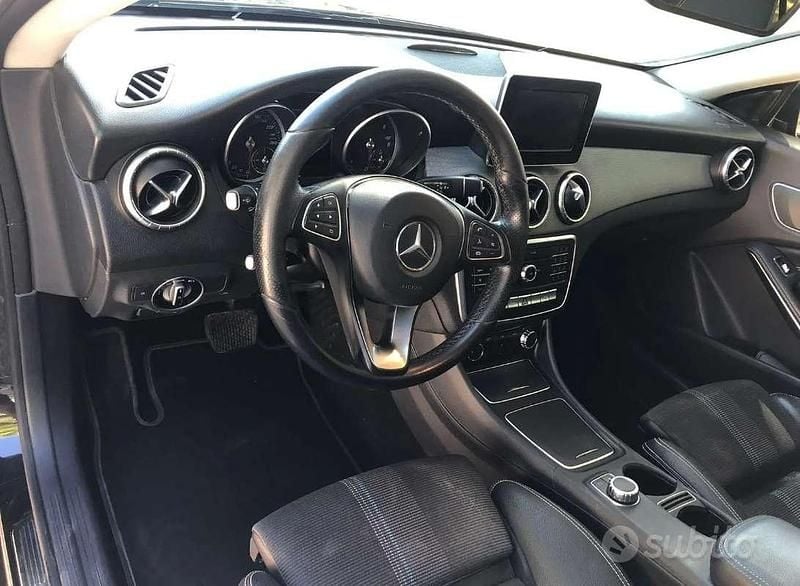 Usata Mercedes CLA200 Shooting Brake Business 136 CV (100 kW) 2018 Station wagon