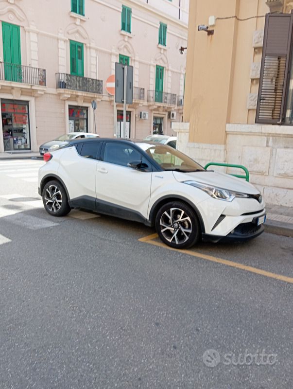 Usata Toyota C-HR 98 CV (72 kW) 2018 Bianco SUV