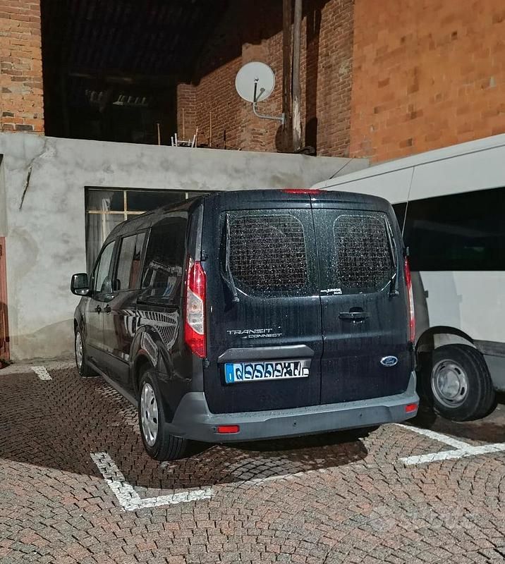Usata Ford Transit Connect 100 CV (73 kW) 2015 Nero Monovolume