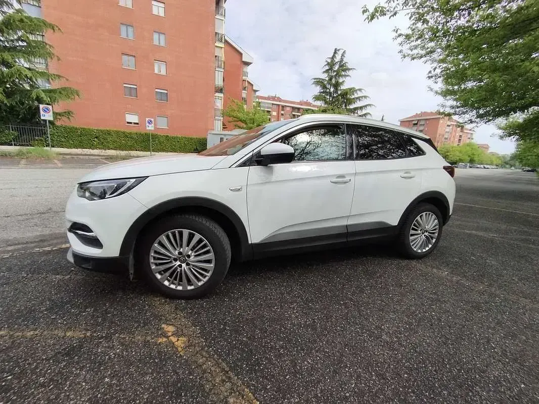 Usata Opel Grandland X Innovation 120 CV (88 kW) 2018 Bianco SUV