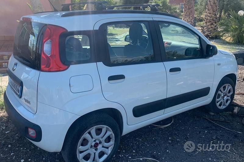 Usata Fiat Panda Lounge 85 CV (62 kW) 2014 Bianco Utilitaria