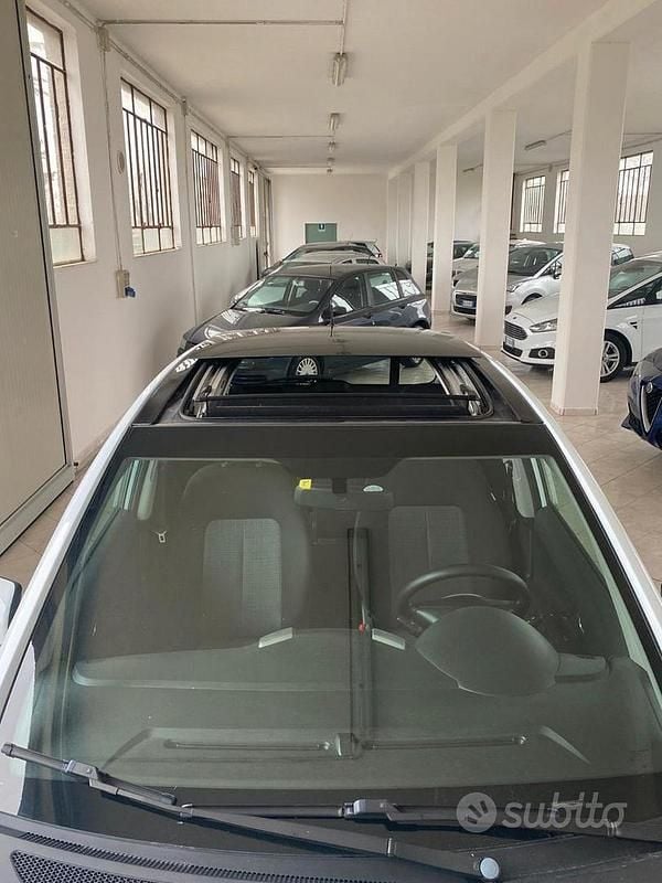 Usata Kia Venga 90 CV (66 kW) 2013 Bianco Utilitaria