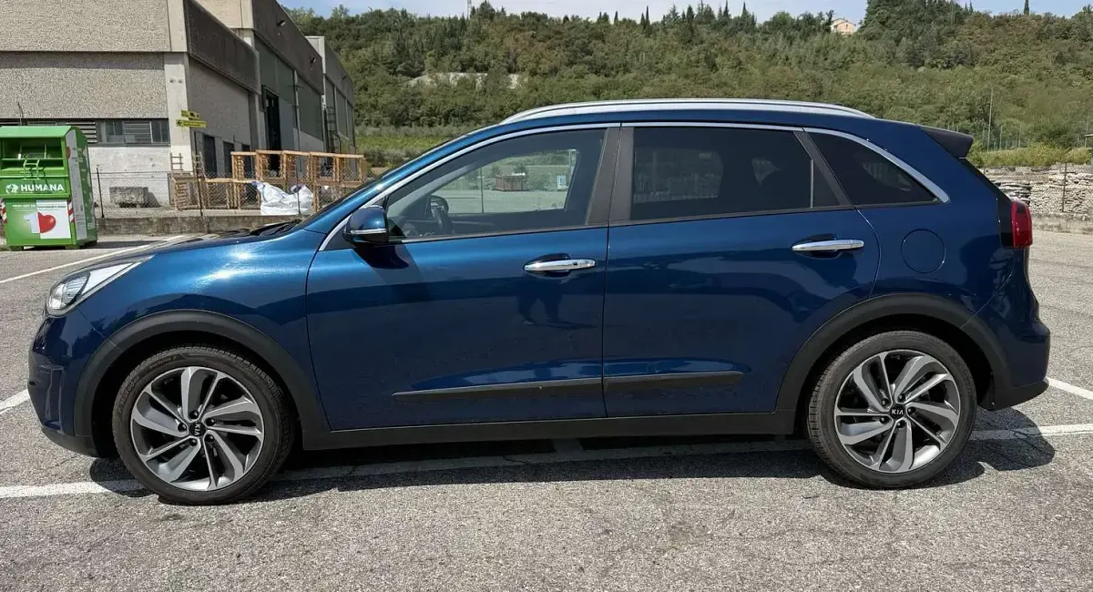Usata Kia Niro Style 105 CV (77 kW) 2017 Blu/azzurro SUV