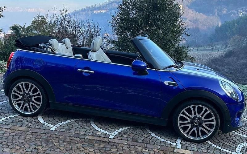 Usata Mini Cooper D Cabriolet 116 CV (85 kW) 2019 Blu/azzurro Cabrio