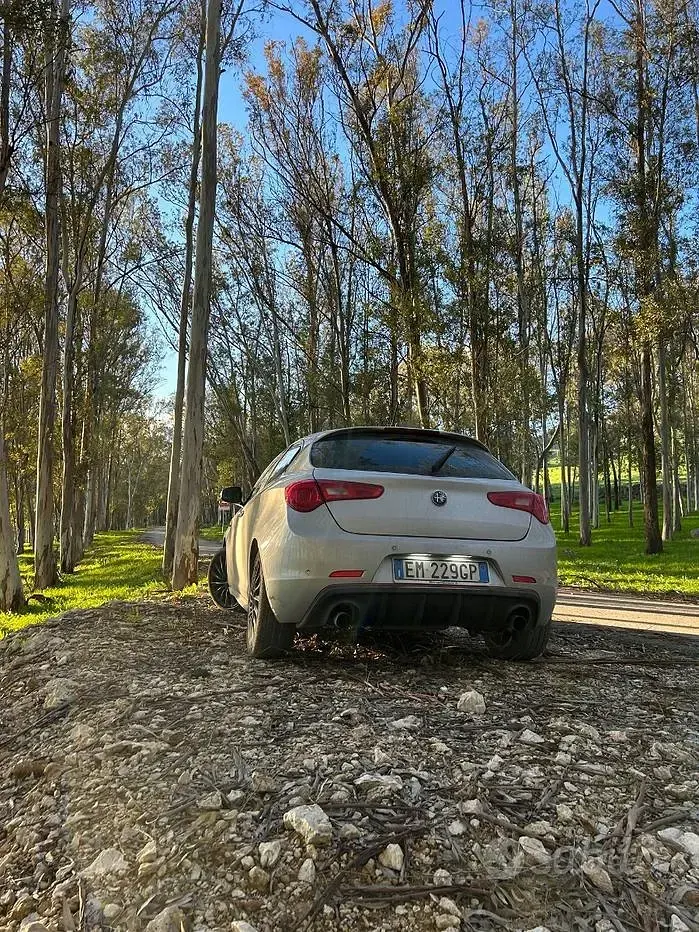 Usata Alfa Romeo Giulietta Progression 140 CV (102 kW) 2010 Utilitaria