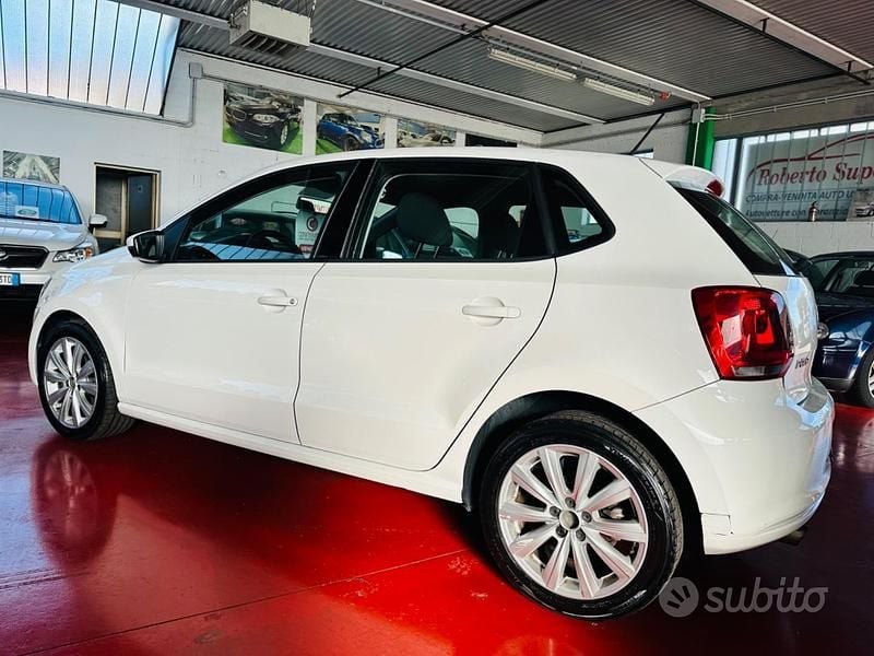 Usata VW Polo Highline 90 CV (66 kW) 2011 Bianco Berlina
