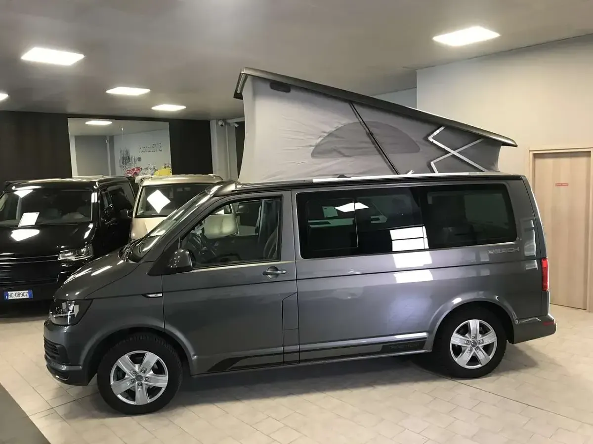 Usata VW California Beach 150 CV (110 kW) 2016 Grigio Furgone