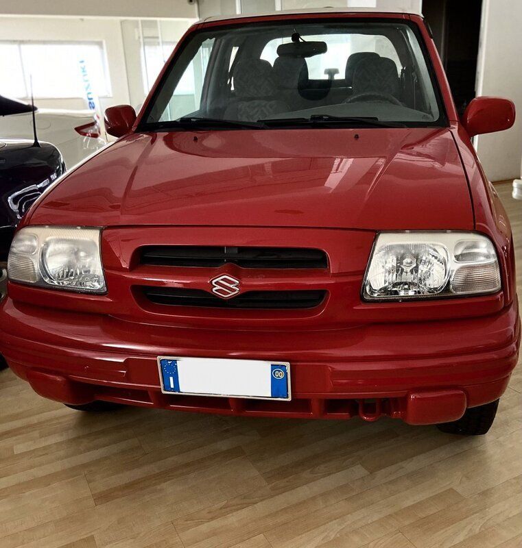 Usata Suzuki Grand Vitara 94 CV (69 kW) 2000 Rosso SUV
