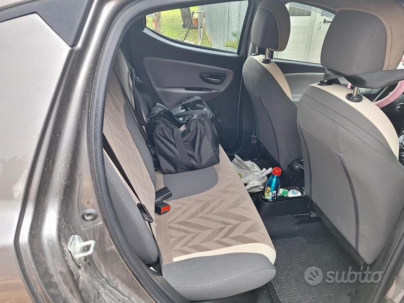 Usata Lancia Ypsilon 2017 Grigio Utilitaria