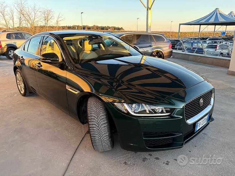 Usata Jaguar XE Portfolio 179 CV (131 kW) 2015 Verde Berlina