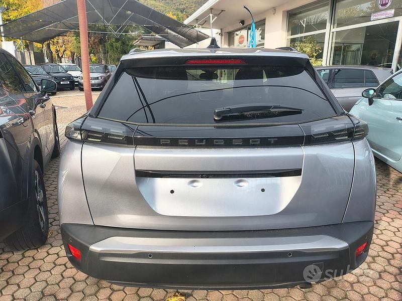 Gebraucht Peugeot 2008 Allure 102 PS (75 kW) 2024 Grau SUV