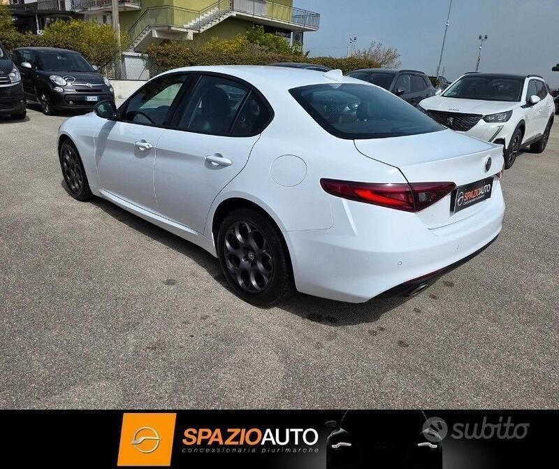 Usata Alfa Romeo Giulia Super 160 CV (117 kW) 2020 Bianco Berlina