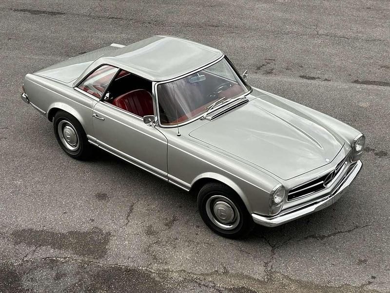 Usata Mercedes 250 150 CV (110 kW) 1967 Argento Cabrio