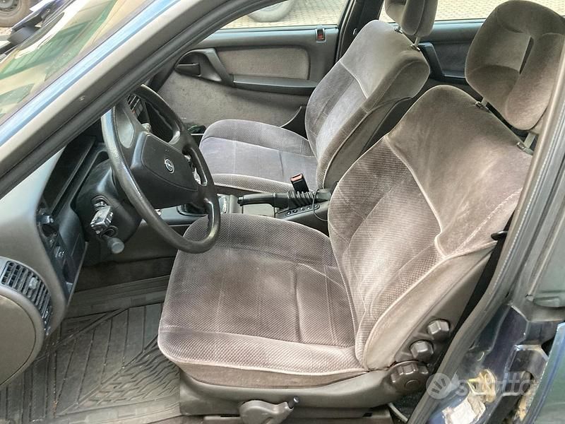 Usata Opel Omega 116 CV (85 kW) 1989 Berlina