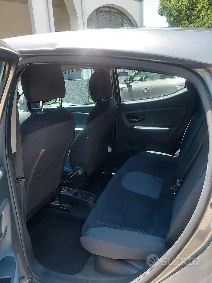 Usata Lancia Ypsilon 69 CV (50 kW) 2012 Marrone Utilitaria