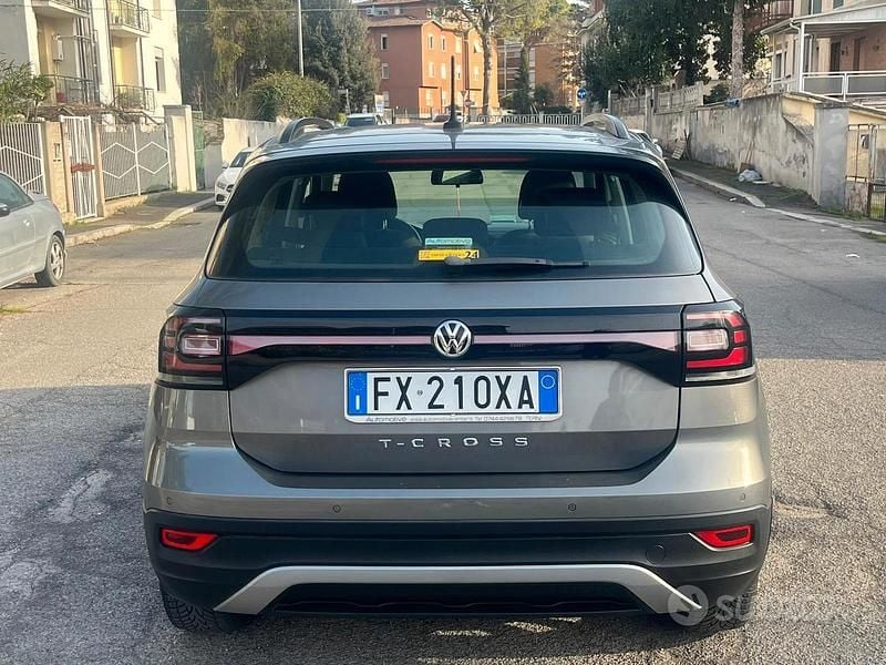 Usado VW T-Cross Advance 116 CV (85 kW) 2019 Gris SUV