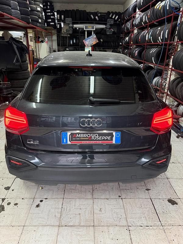 Begagnad Audi Q2 Admired 150 HK (110 kW) 2022 Grå SUV