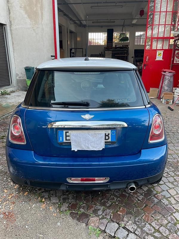 Usata Mini ONE 75 CV (55 kW) 2011 Blu Utilitaria