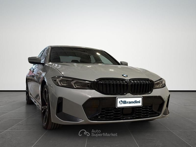 Usata BMW 320 M Sport 190 CV (139 kW) 2025 Brooklin grey met. Berlina