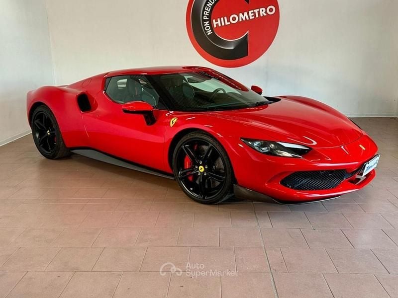 Usata Ferrari 296 663 CV (487 kW) 2022 Rosso Coupé