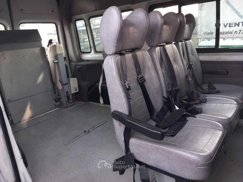 Usado Ford Transit 101 CV (74 kW) 2001 Blanco Monovolumen