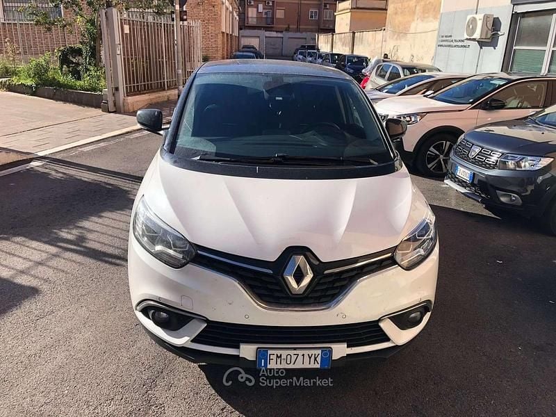 Bianco perlato met. Usata 2017 Renault Scénic IV Bose Edition Monovolume | 12.000 € (Buon prezzo) - Immagine 1/4