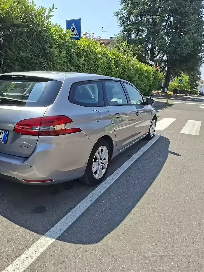Usata Peugeot 308 SW 120 CV (88 kW) 2015 Grigio Station wagon