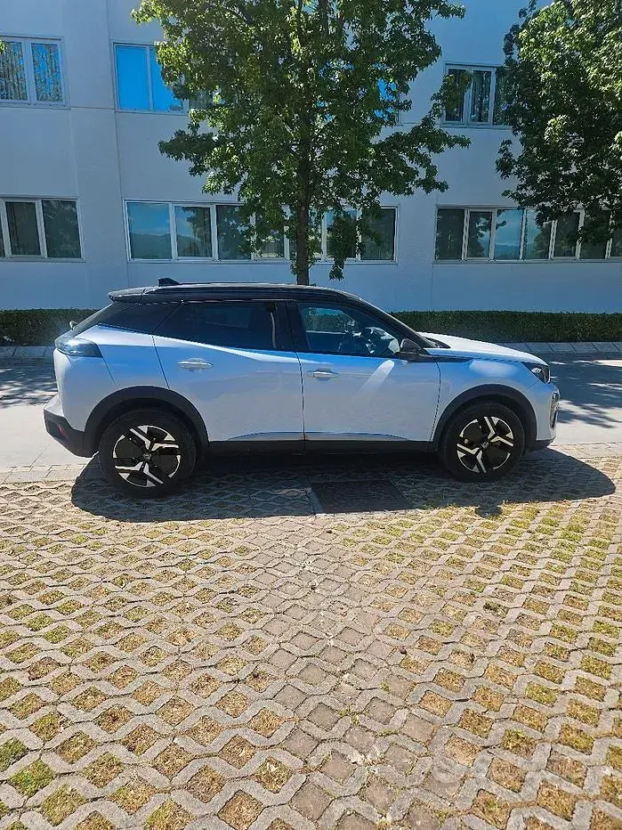 Usata Peugeot 2008 GT 130 CV (95 kW) 2024 Bianco SUV